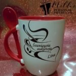 Puodelis "Šauniausia auklėtoja (su vardu)"