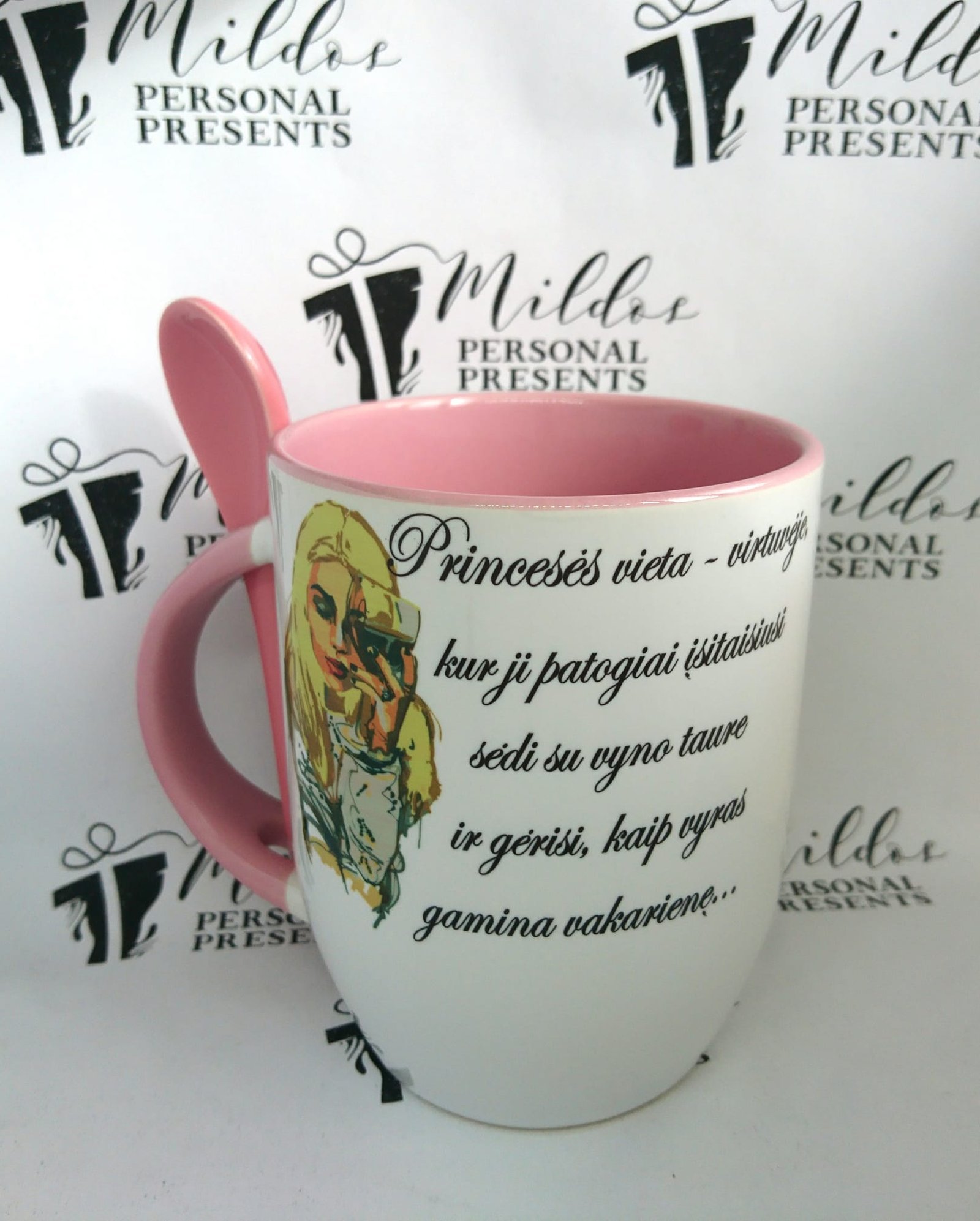 princese-1.jpg Puodelis "Princesės vieta virtuvėje" - Image 1