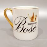 Porcelianinis puodelis "Šauniausia/s bosė/as"
