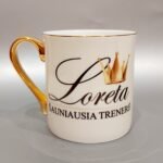 Porcelianinis puodelis "Šauniausia (su karūna)"